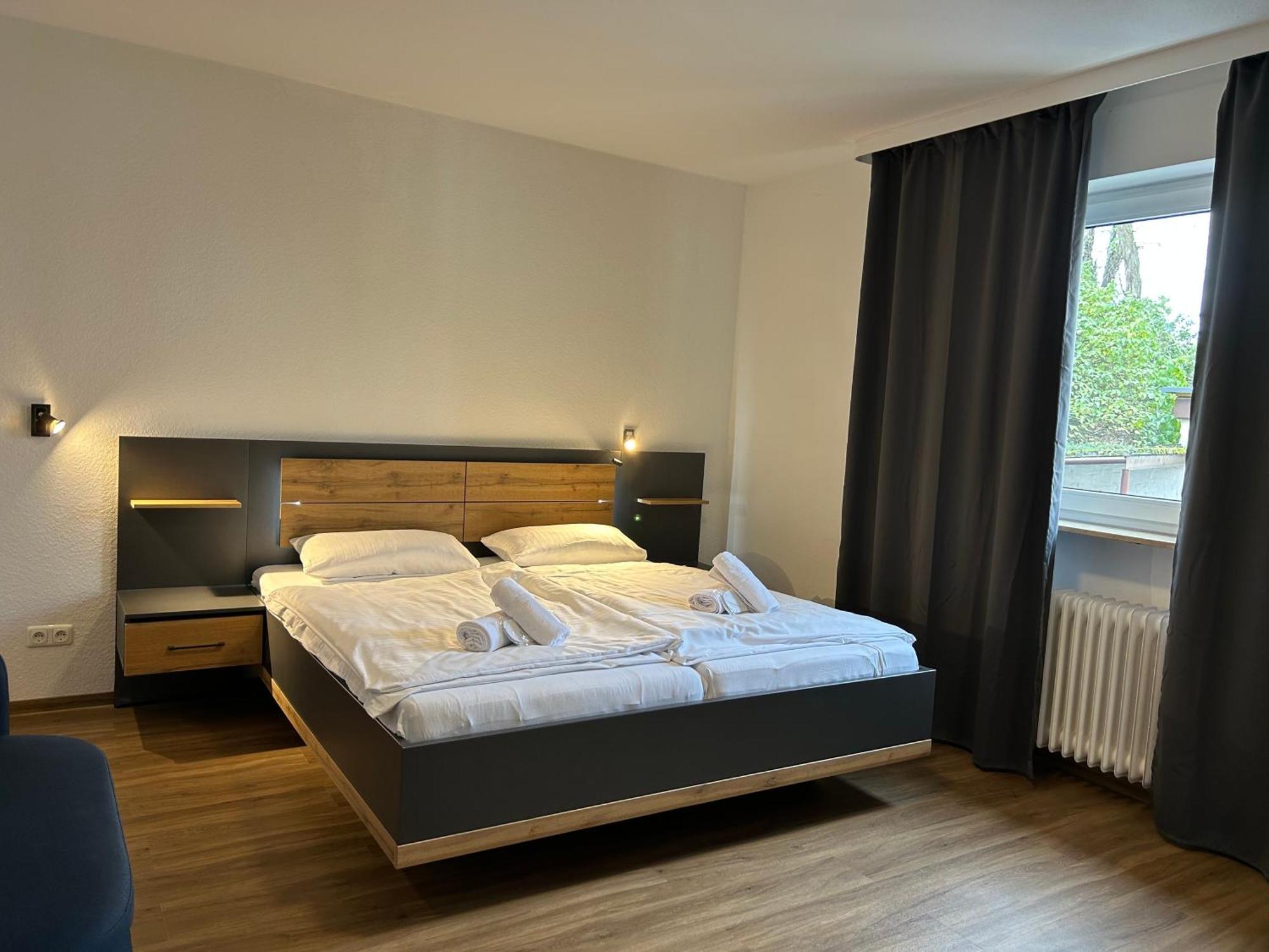 Riverside Airport Hotel Кельстербах Экстерьер фото
