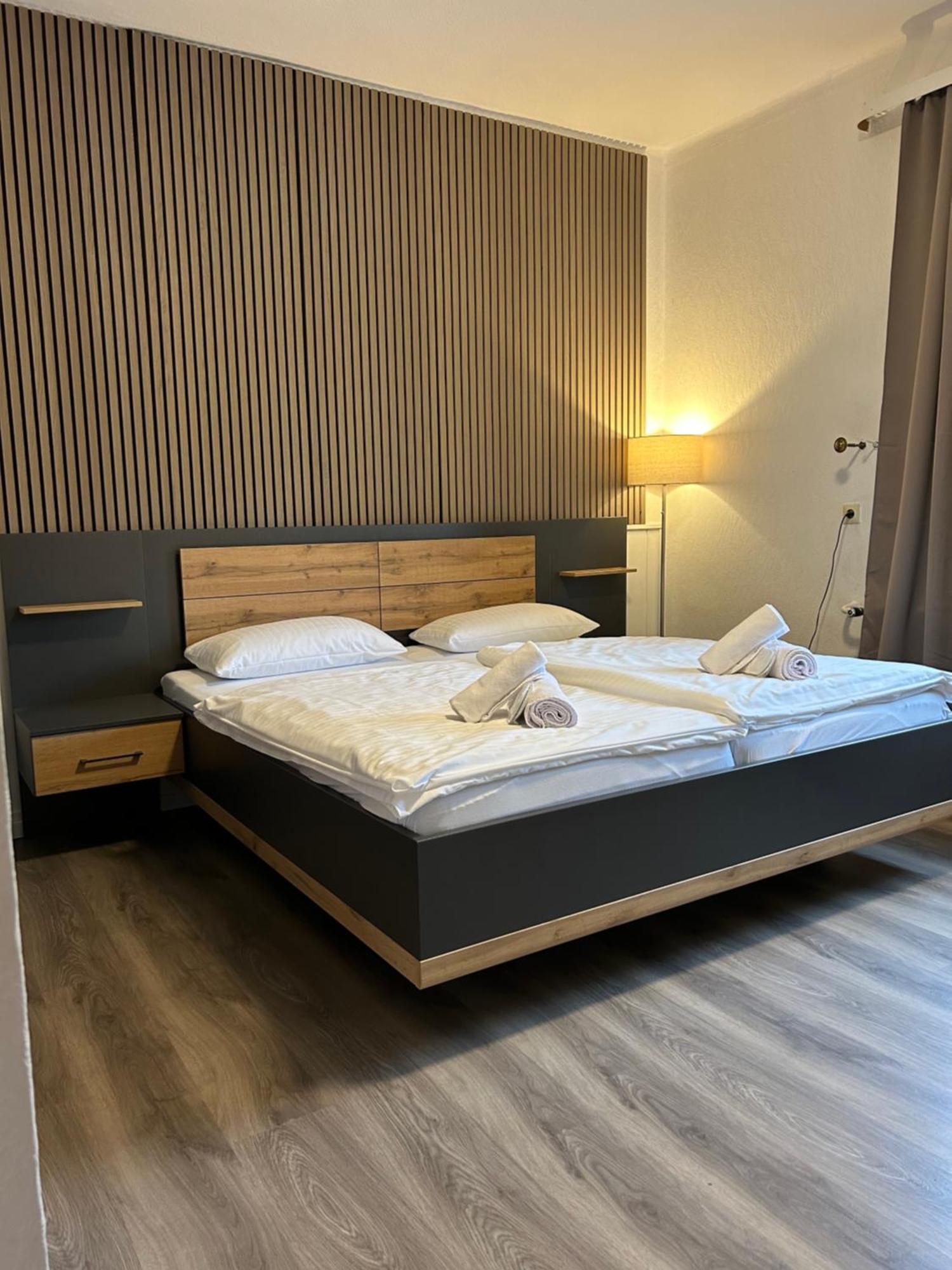 Riverside Airport Hotel Кельстербах Экстерьер фото