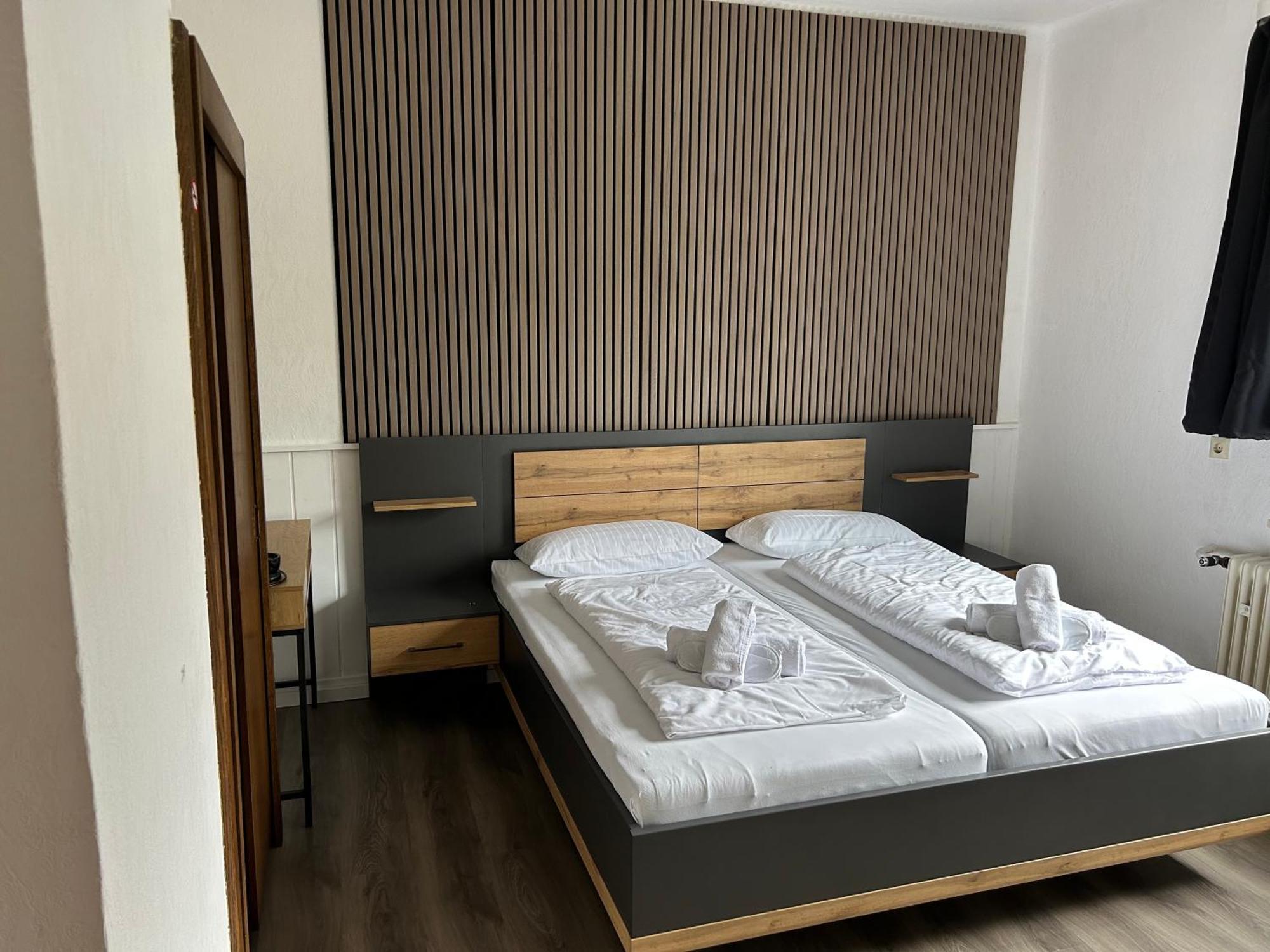 Riverside Airport Hotel Кельстербах Экстерьер фото
