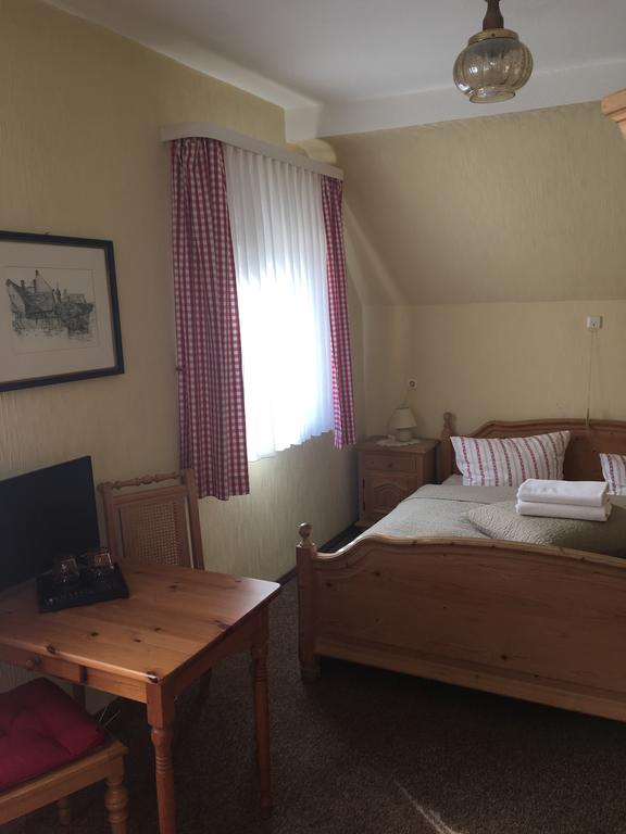 Riverside Airport Hotel Кельстербах Экстерьер фото