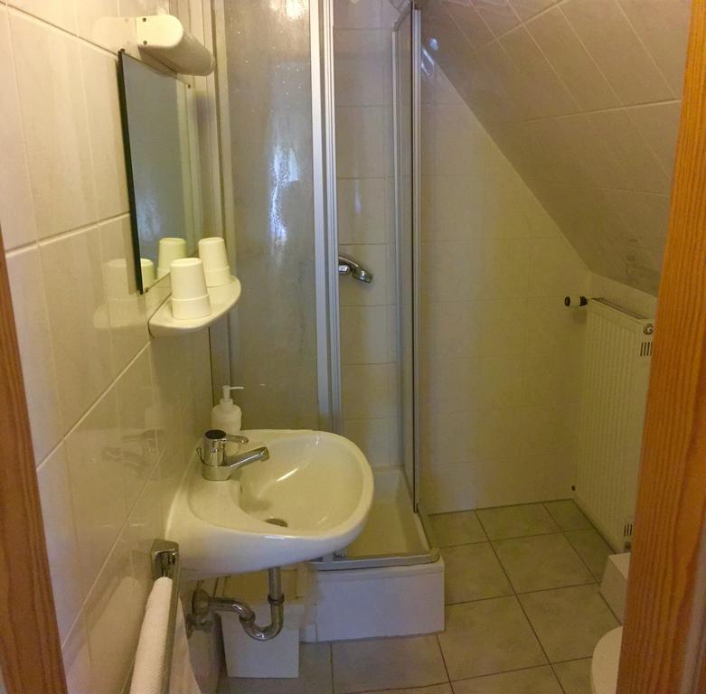 Riverside Airport Hotel Кельстербах Экстерьер фото