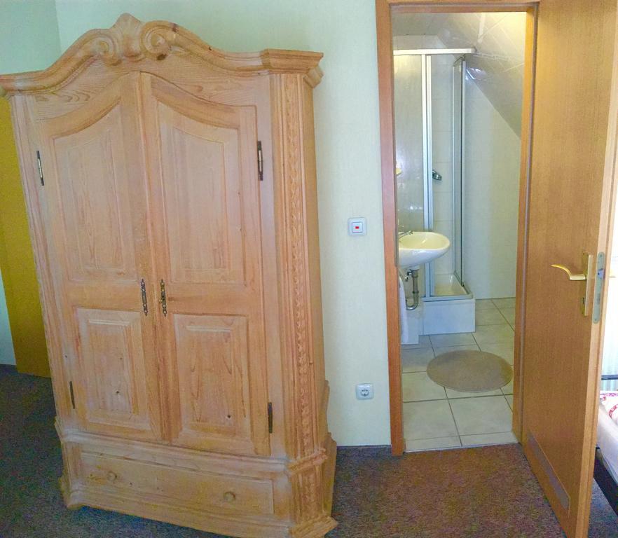 Riverside Airport Hotel Кельстербах Экстерьер фото